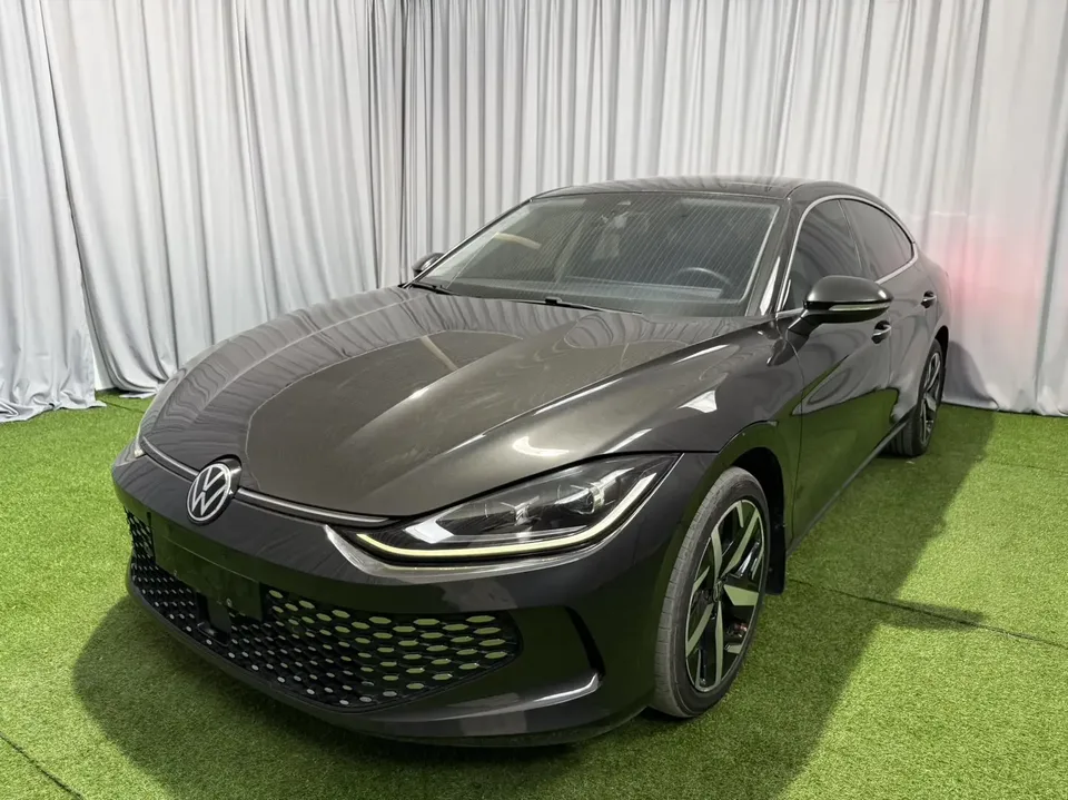 Volkswagen Lamando Lingdu 2023 Lingdu L 280TSI DSG Cool Edition 2023 — photo 1, buy with delivery to Moscow