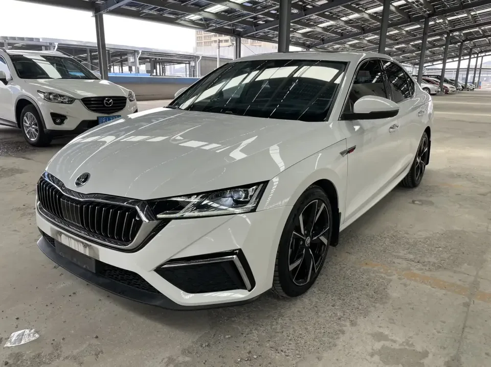 Skoda Octavia Octavia 2023 PRO TSI280 DSG Luxury Edition 2023 — photo 1, buy with delivery to Moscow