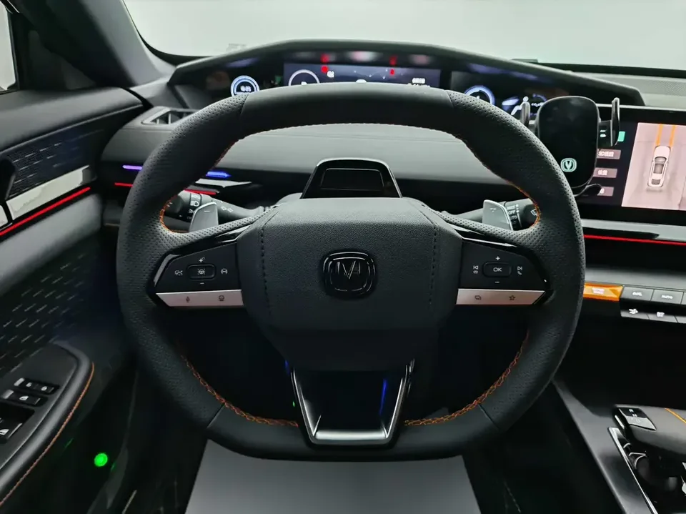Changan UNI-V Changan UNI-V 2024 1.5T Smart Pilot 2024 — thumbnail 4
