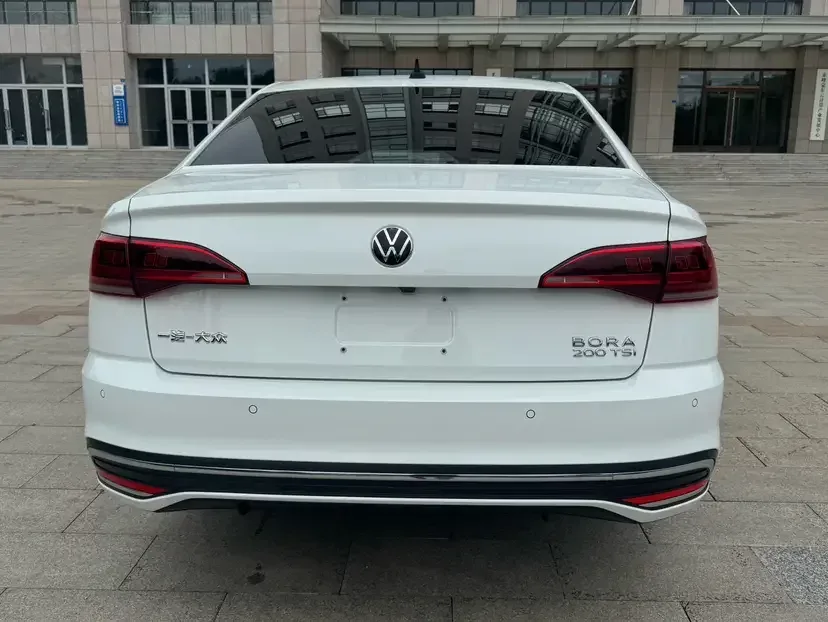 Volkswagen Bora Bora 2025 200TSI DSG Joyride Navigation Edition 2025 — thumbnail 2