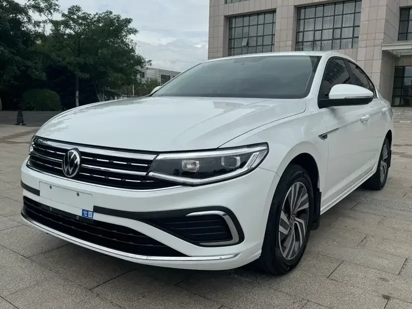 Volkswagen Bora Bora 2025 200TSI DSG Joyride Navigation Edition 2025 — photo 1, buy with delivery to Moscow