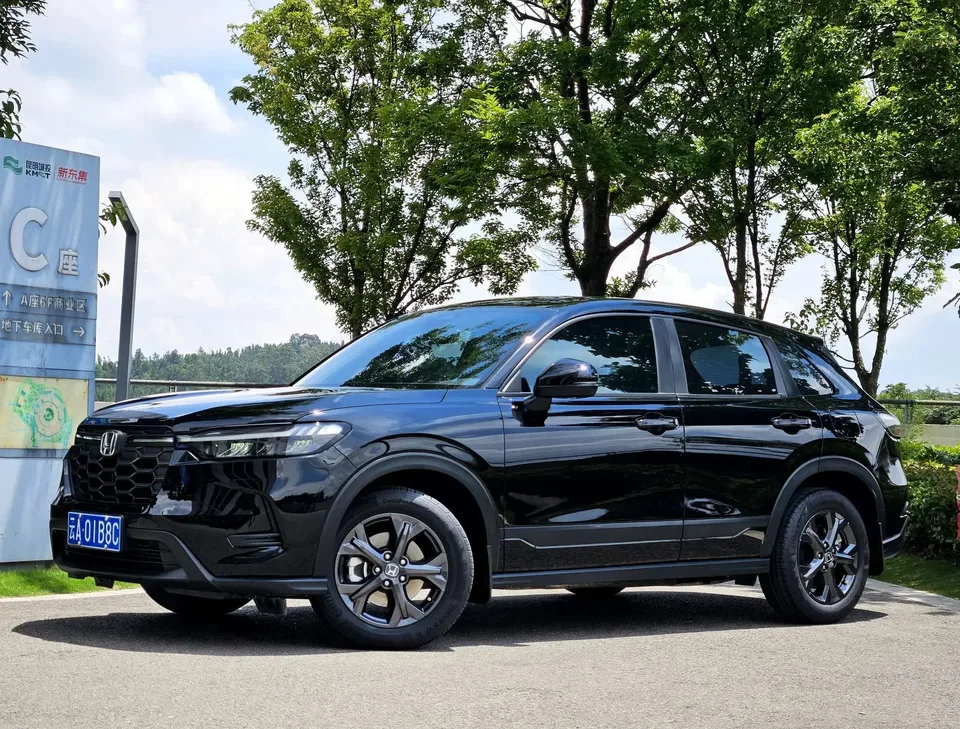 Honda HR-V HondaHR-V 2023 240TURBO CVT Enjoy Edition 2024 — photo 1, buy with delivery to Moscow