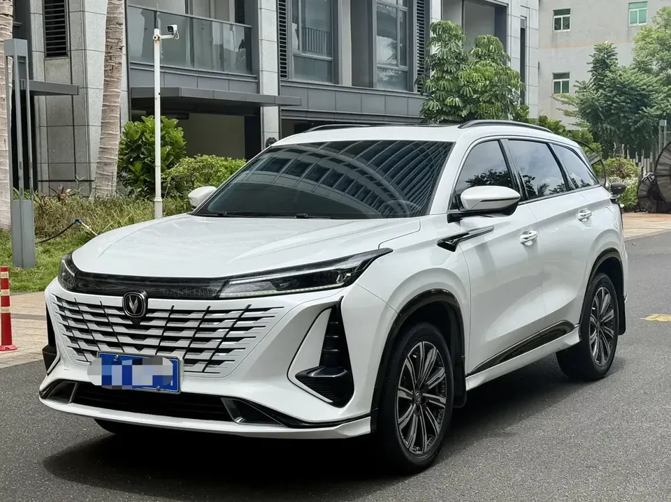 Changan CS75PLUS Changan CS75 PLUS 2022 1.5T Automatic Premium 2023 — photo 1, buy with delivery to Moscow