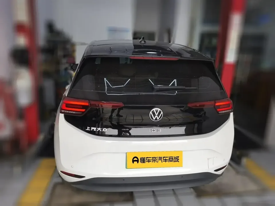 Volkswagen ID.3 Volkswagen ID.3 2025 Smart Model Outstanding Oxygen Edition 2024 — thumbnail 2