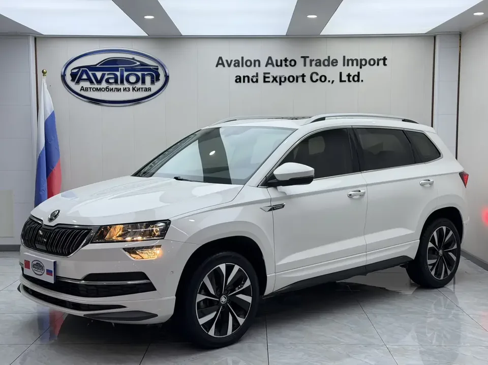 Skoda Karoq Korok 2022 TSI280 Luxury Edition 2022 — photo 1, buy with delivery to Moscow