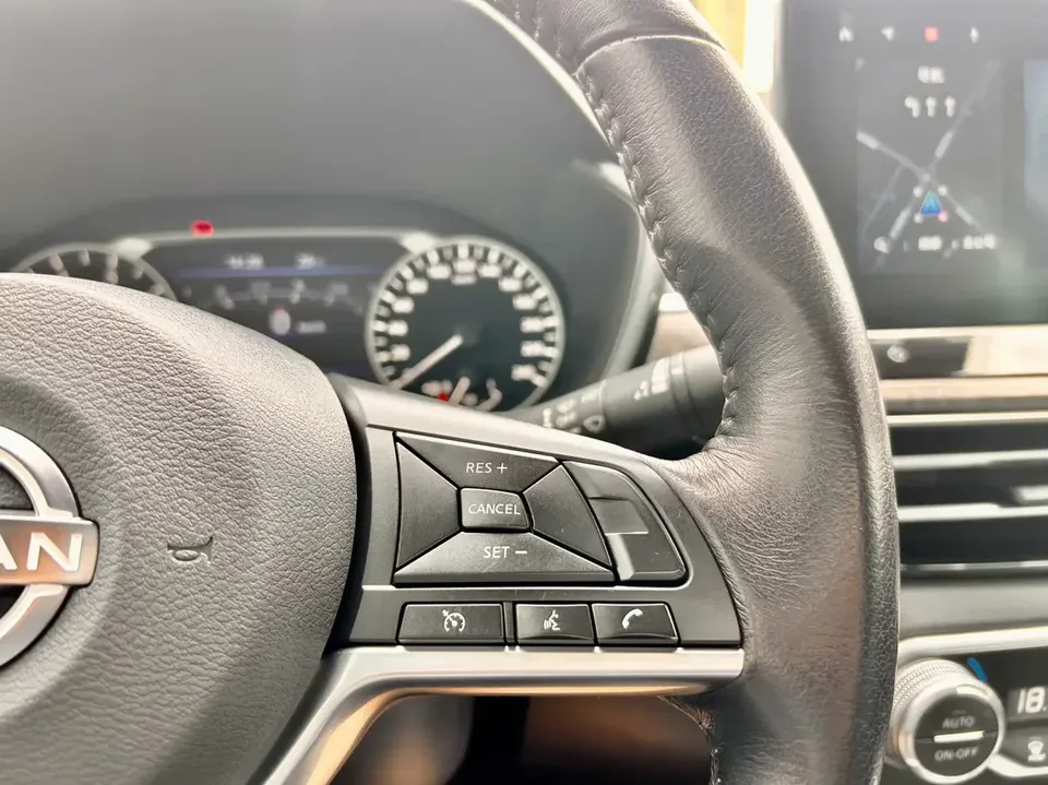 Nissan Altima Sound of nature 2022 2.0L XL-TLS Enjoy Edition 2023 — thumbnail 5