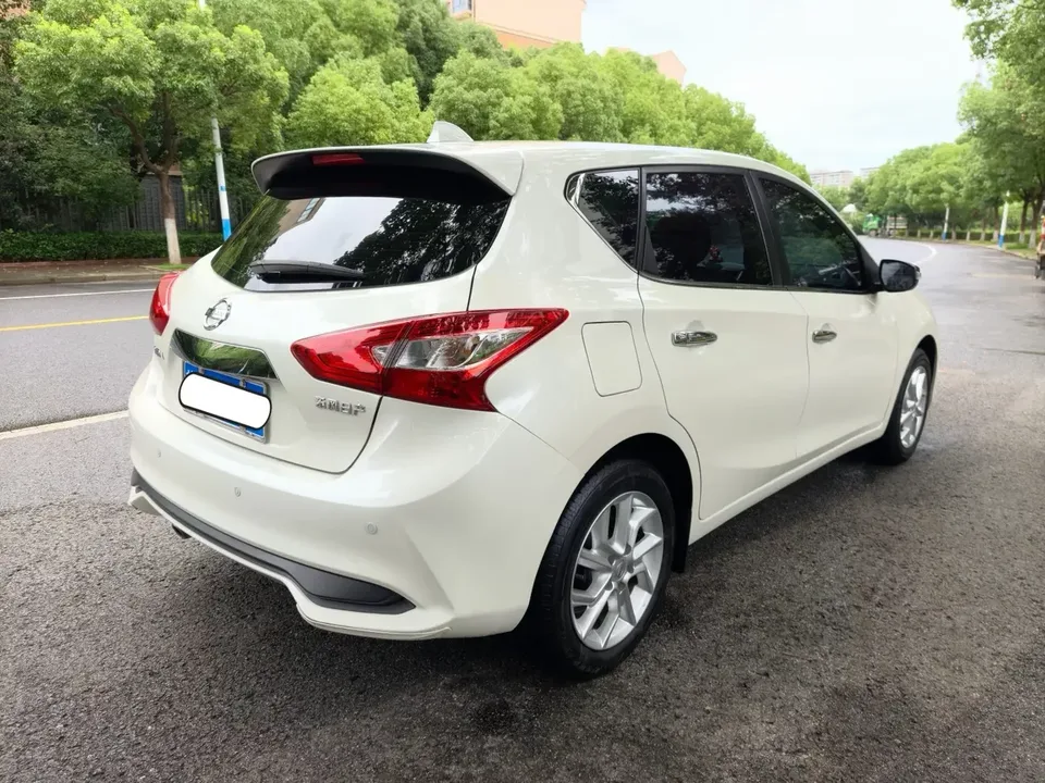 Nissan Tiida Tiida 2023 1.6L CVT Cool Edition 2024 — thumbnail 2