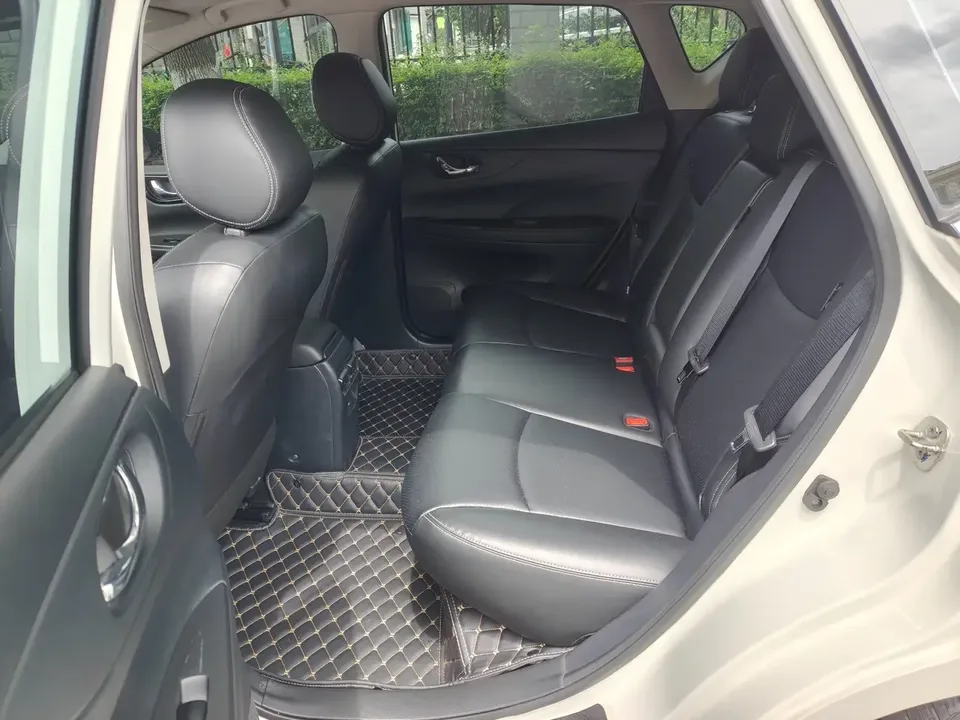 Nissan Tiida Tiida 2023 1.6L CVT Cool Edition 2024 — thumbnail 3