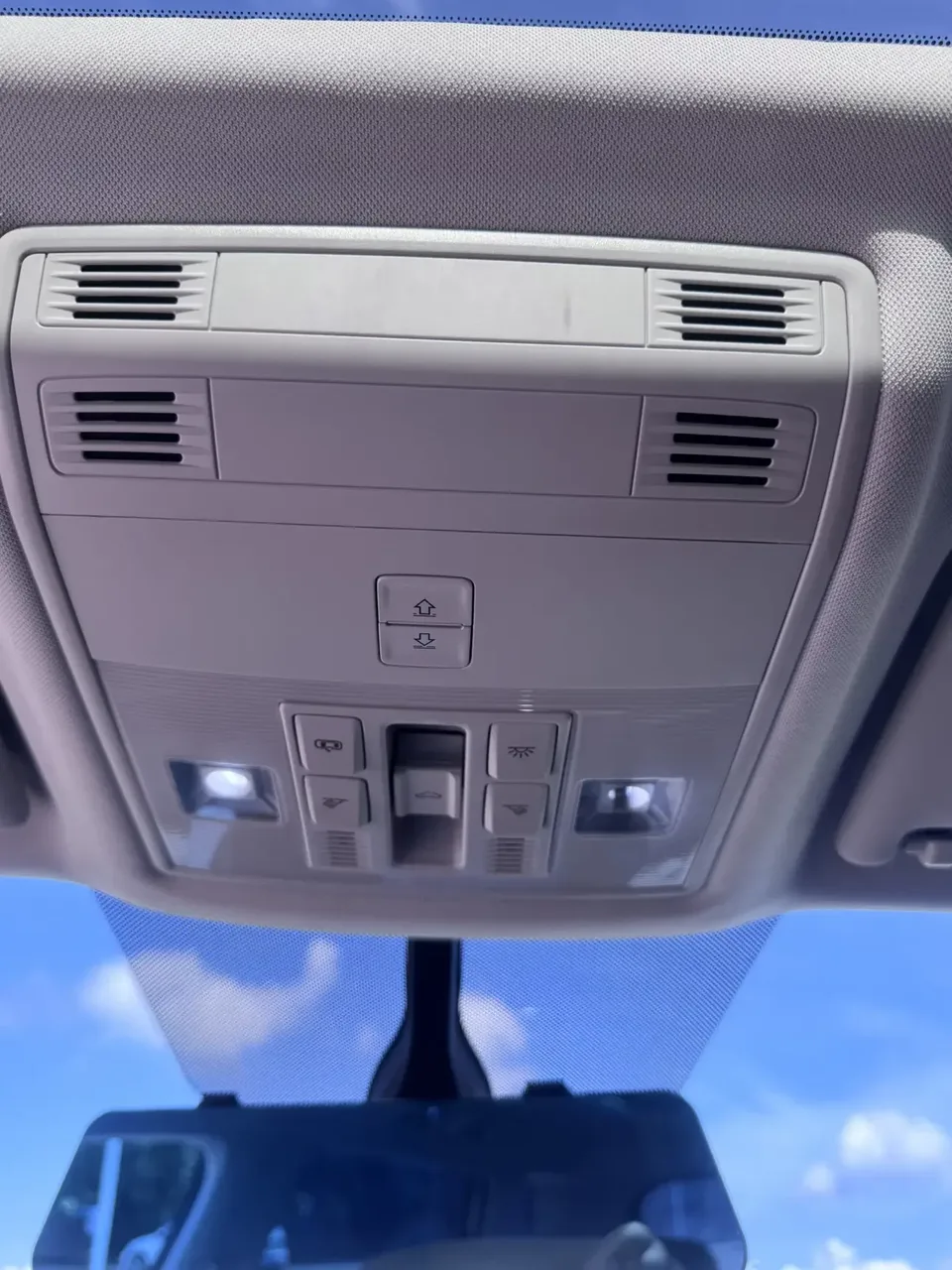 Volkswagen Tharu tuyue 2022 280TSI 2WD Deluxe Edition 2022 — thumbnail 5