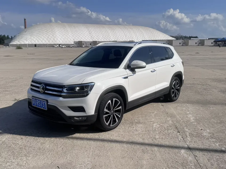 Volkswagen Tharu tuyue 2022 280TSI 2WD Deluxe Edition 2022 — photo 1, buy with delivery to Moscow