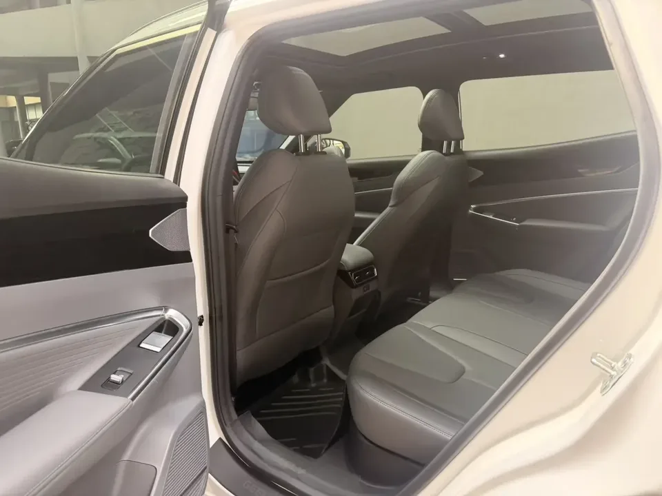 Geely Atlas Boyue 2026 1.5TD Beautiful 2025 — thumbnail 4
