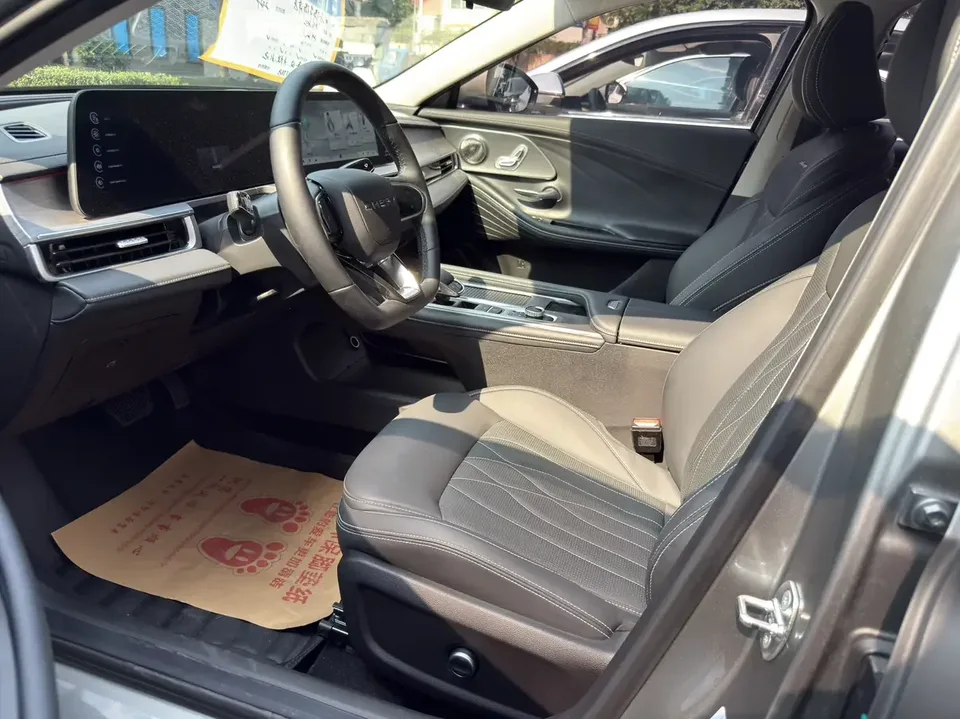 Chery Arrizo 8 Arrizo 8 2024 1.6TGDI DCT Excellence Edition 2025 — thumbnail 4