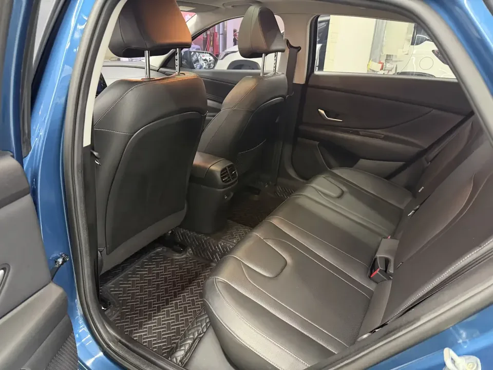Hyundai Elantra Elantra 2022 1.5L CVT LUX Premium Edition 2023 — миниатюра 5
