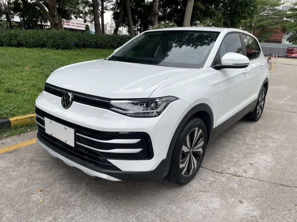Volkswagen Tharu tuyue 2025 New 1.5L Ruijin Edition 2025 — photo 1, buy with delivery to Moscow