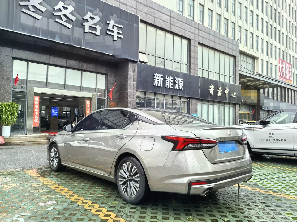 Nissan Altima Sound of nature 2022 2.0L XL-TLS Enjoy Edition 2022 — thumbnail 3