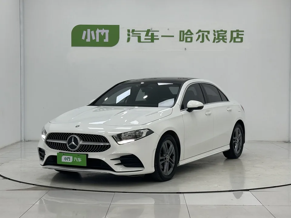 Mercedes-Benz Klasa A Mercedes Benz A Class 2022 A 180 L Sports Sedan 2022 — photo 1, buy with delivery to Moscow