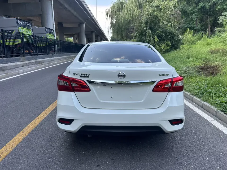 Nissan Sylphy Sylphy 2022 Classic 1.6 XE CVT Comfort Edition 2023 — thumbnail 2