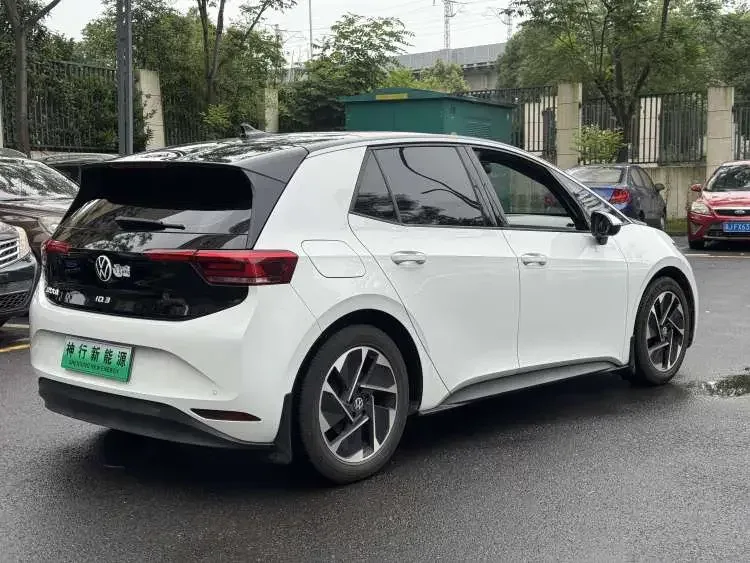 Volkswagen ID.3 Volkswagen ID.3 2024 Outstanding Edition 2024 — thumbnail 2