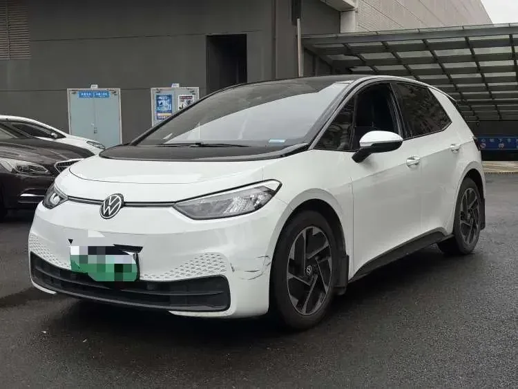 Volkswagen ID.3 Volkswagen ID.3 2024 Outstanding Edition 2024 — photo 1, buy with delivery to Moscow