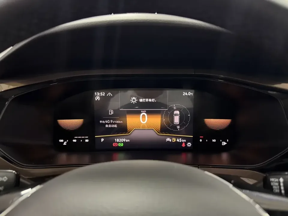 Volkswagen Tharu tuyue 2022 280TSI 2WD Deluxe Edition 2022 — thumbnail 3