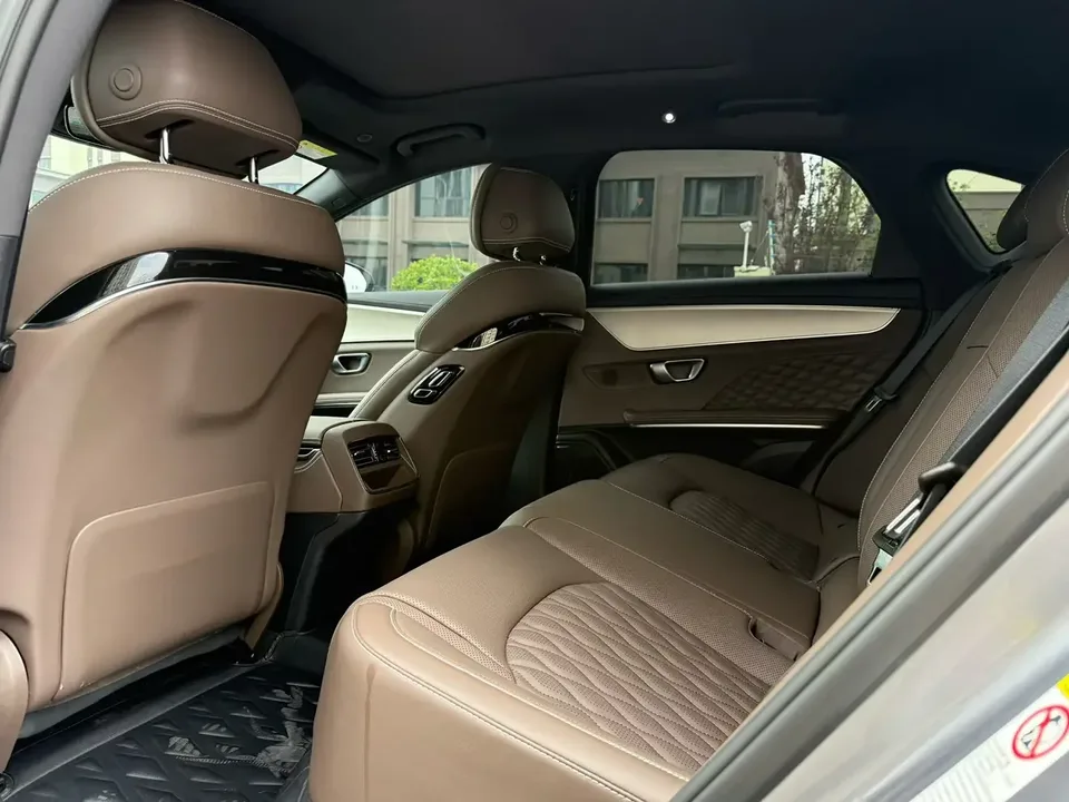 BYD Han DM Chinese DM 2022 DM-i 121KM Premium 2023 — thumbnail 3