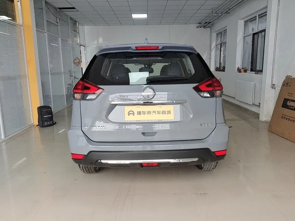Nissan X-Trail Qijun 2025 Honor 2.0L 2WD Leading Edition 2025 — thumbnail 2