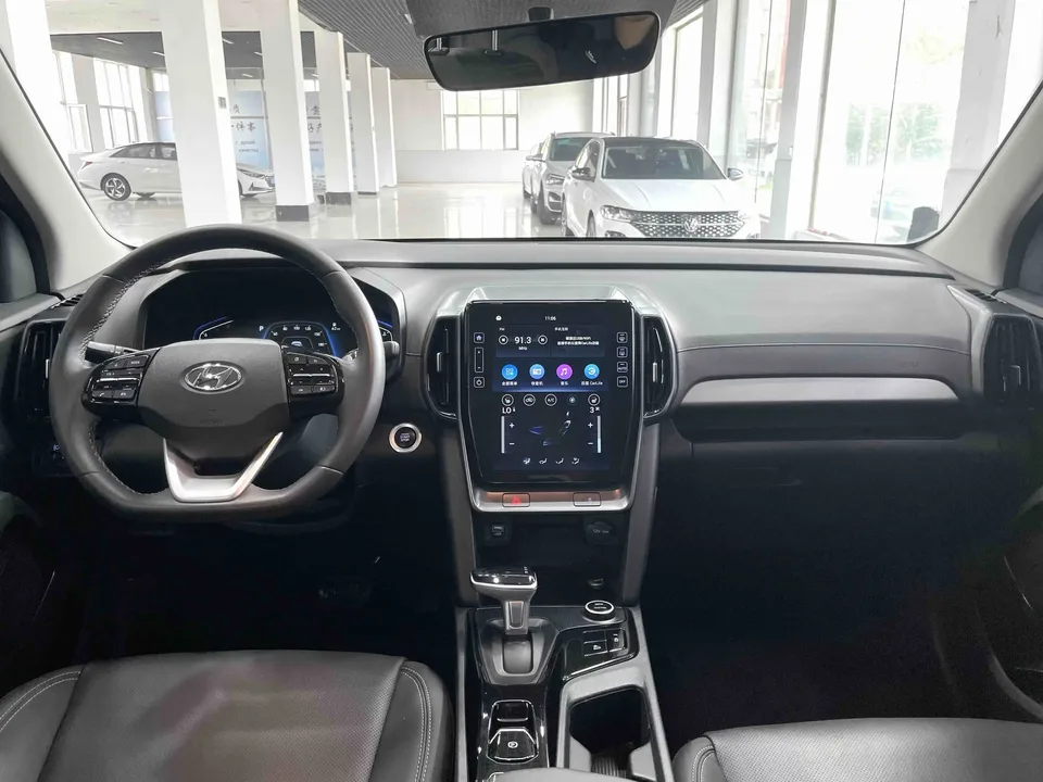 Hyundai ix35 Hyundai ix35 2021 240T GDi DCT 2WD Leading Edition GLS 2023 — миниатюра 3