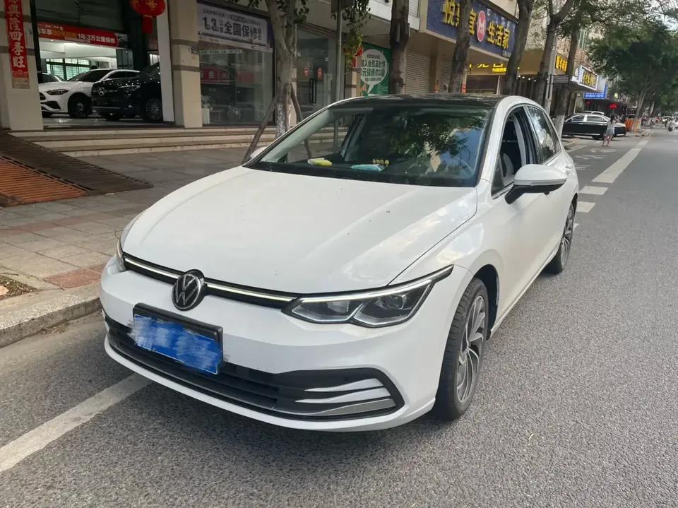 Volkswagen Golf golf 2023 280TSI DSG Pro facelift 2024 — photo 1, buy with delivery to Moscow