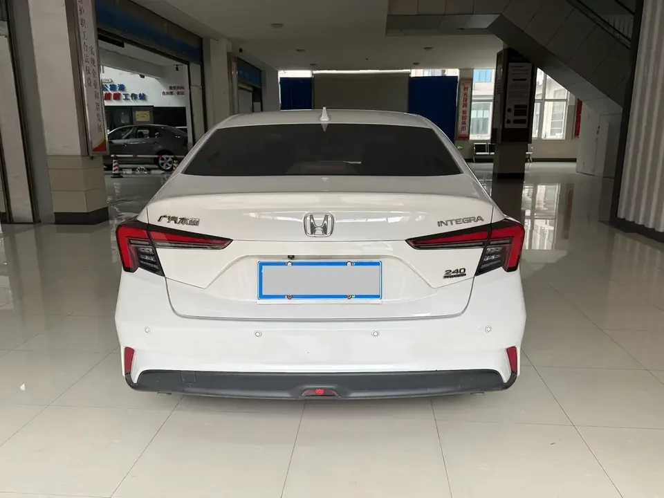 Honda Integra Style 2022 240TURBO CVT Deluxe Edition 2022 — миниатюра 2