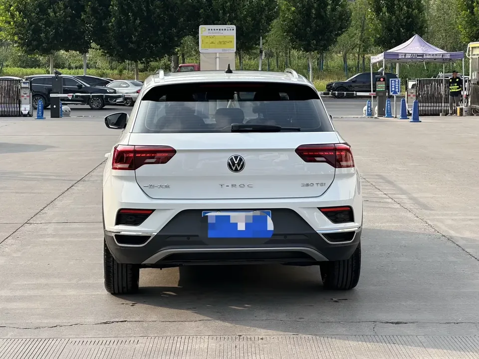 Volkswagen T-Roc TANG 2022 280TSI DSG 2WD Comfort PLUS 2022 — thumbnail 2