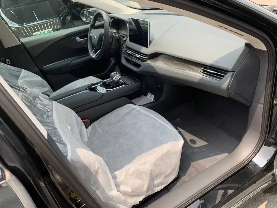Hongqi E-QM5 Hongqi E-QM5 2021 Online Charging T3 Version 5 Seaters 2022 — thumbnail 3