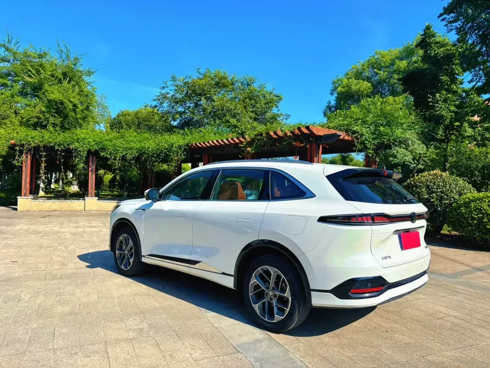 Changan CS75PLUS Changan CS75 PLUS 2025 The fourth generation 1.5T new Blue Whale smart flagship model 2025 — thumbnail 2