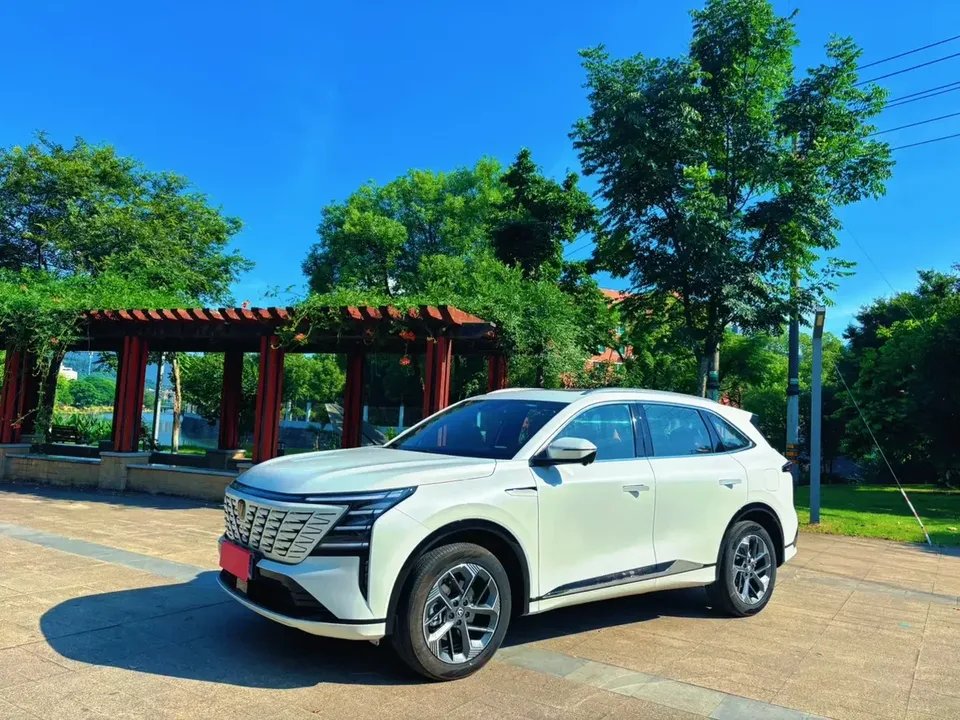 Changan CS75PLUS Changan CS75 PLUS 2025 The fourth generation 1.5T new Blue Whale smart flagship model 2025 — photo 1, buy with delivery to Moscow