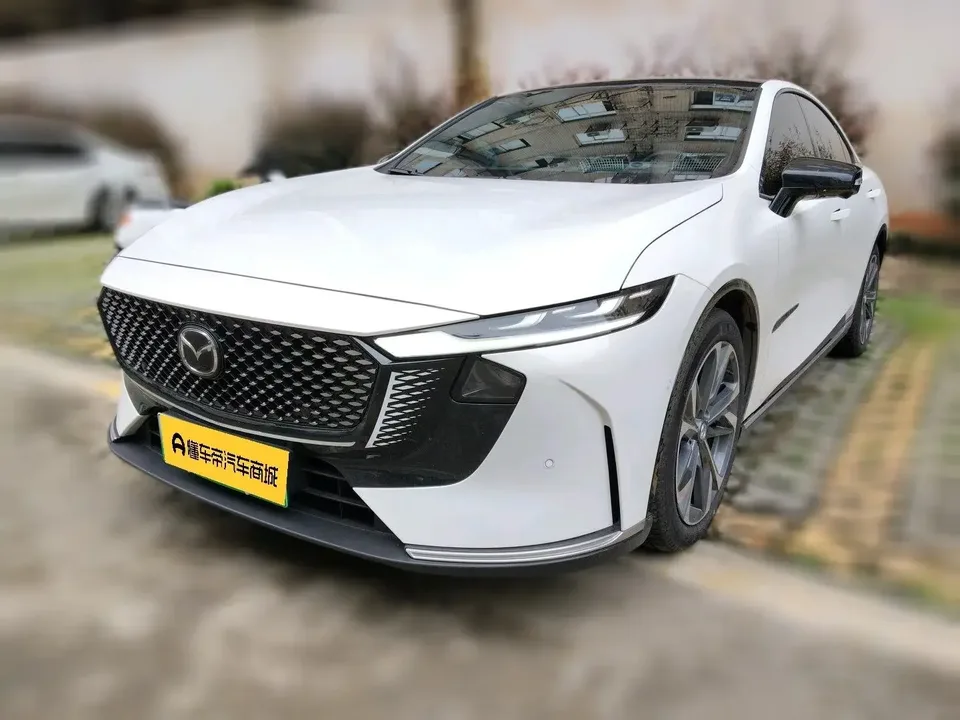 Mazda EZ-6 Mazda EZ-6 2024 Extended Range 200 Zhizun Edition 2025 — photo 1, buy with delivery to Moscow