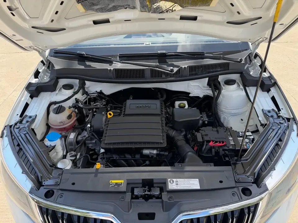 Skoda Comek Comek 2022 1.5L Automatic Comfort Edition 2023 — thumbnail 3