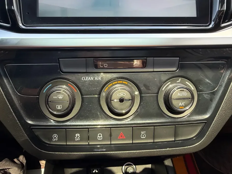 Skoda Comek Comek 2022 1.5L Automatic Comfort Edition 2023 — thumbnail 4