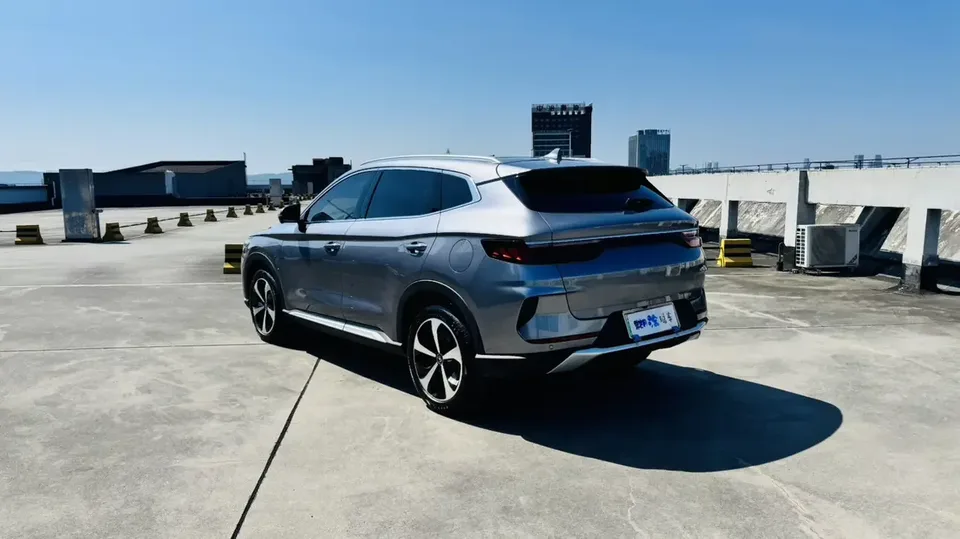 BYD Song PLUS DM Song PLUS DM 2021 DM-i 110KM 2WD Flagship PLUS 2023 — миниатюра 2