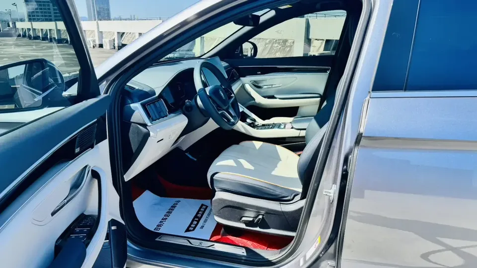BYD Song PLUS DM Song PLUS DM 2021 DM-i 110KM 2WD Flagship PLUS 2023 — миниатюра 4