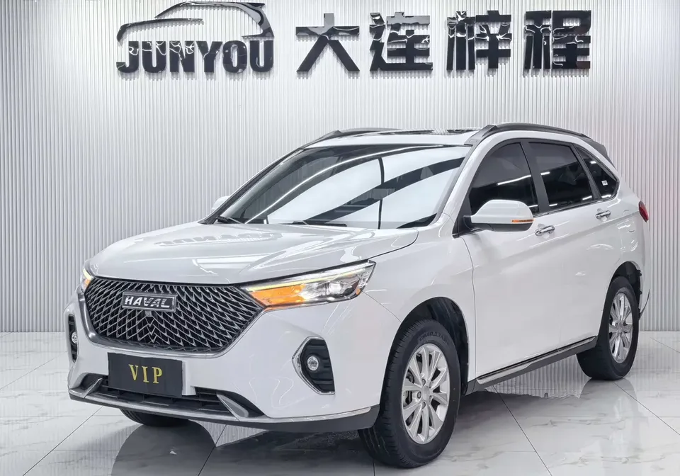 Haval M6 Haval M6 2023 PLUS 1.5T DCT Luxury Intelligent Connection 2023 — photo 1, buy with delivery to Moscow