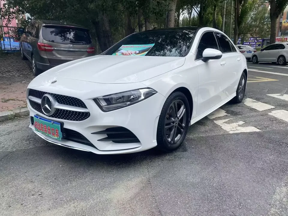 Mercedes-Benz Klasa A Mercedes Benz A Class 2022 A 180L 2022 — photo 1, buy with delivery to Moscow
