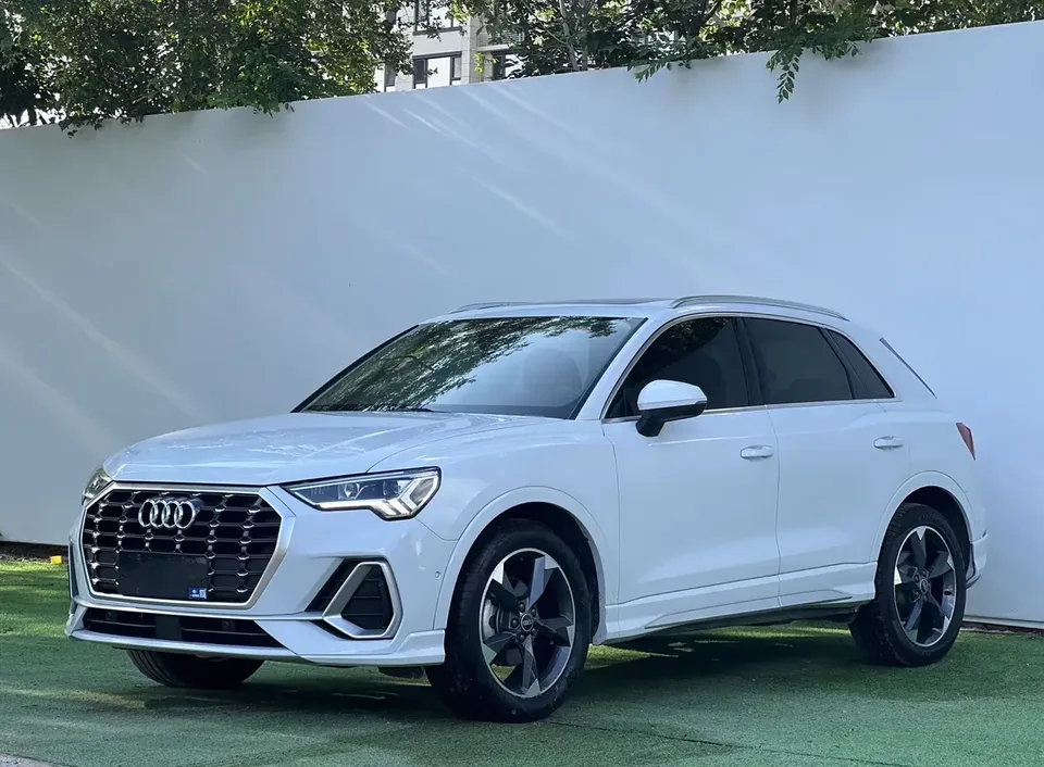 Audi Q3 Audi Q3 2022 35 TFSI Stylish Dynamic 2022 — photo 1, buy with delivery to Moscow