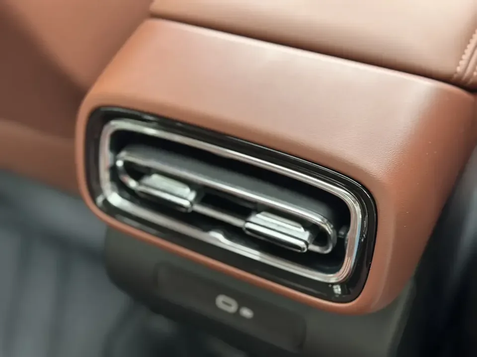 Geely Emgrand emgrand 2026 5th Generation 1.5T DCT Flagship Model 2025 — thumbnail 3