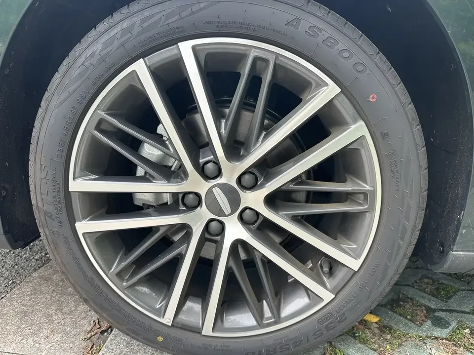 Geely Emgrand emgrand 2026 5th Generation 1.5T DCT Flagship Model 2025 — thumbnail 4