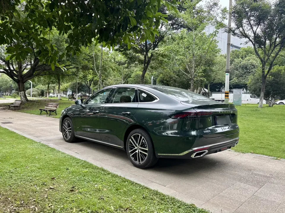 Geely Emgrand emgrand 2026 5th Generation 1.5T DCT Flagship Model 2025 — thumbnail 2