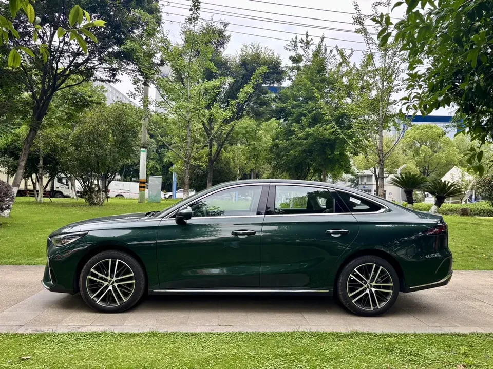 Geely Emgrand emgrand 2026 5th Generation 1.5T DCT Flagship Model 2025 — thumbnail 4