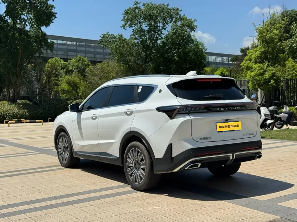 Jetour Jietu X70 PLUS Jietu X70 PLUS 2025 1.5T 6DCT Deluxe Edition 5 Seaters 2025 — thumbnail 4