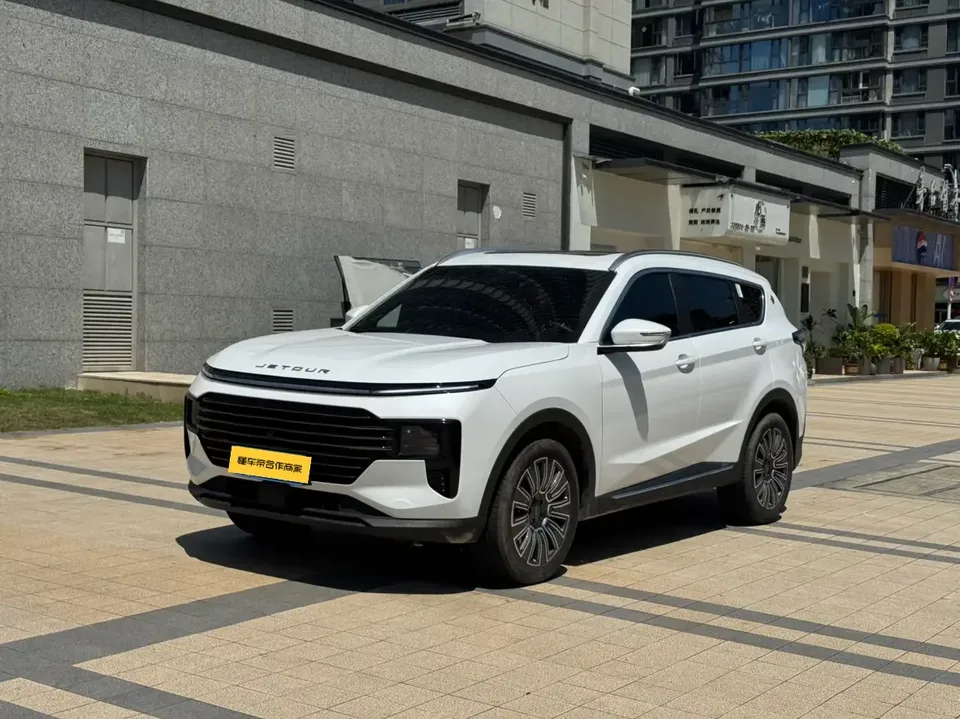 Jetour Jietu X70 PLUS Jietu X70 PLUS 2025 1.5T 6DCT Deluxe Edition 5 Seaters 2025 — photo 1, buy with delivery to Moscow