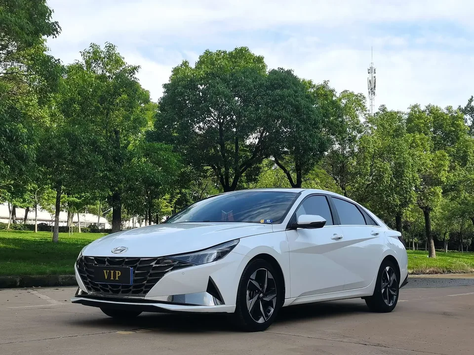 Hyundai Elantra Elantra 2022 1.5L CVT LUX Premium Edition 2023 — photo 1, buy with delivery to Moscow