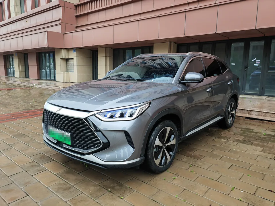 BYD Song PLUS DM Song PLUS DM 2021 DM-i 110KM 2WD Flagship PLUS 2022 — photo 1, buy with delivery to Moscow