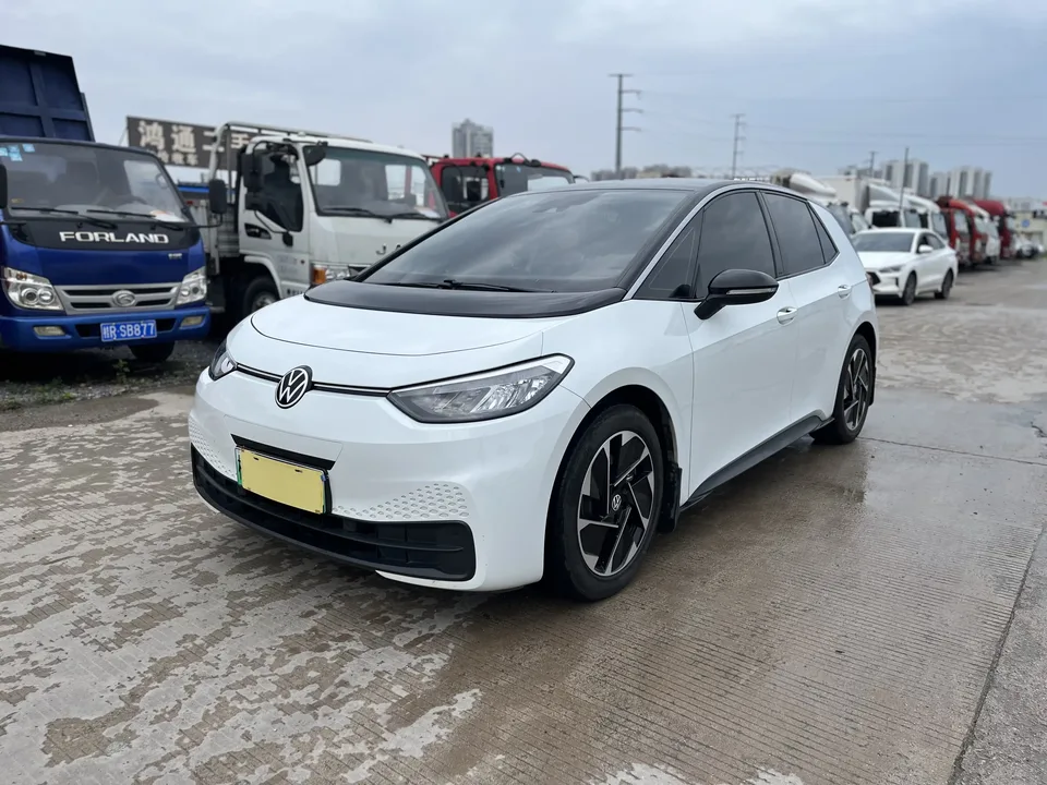 Volkswagen ID.3 Volkswagen ID.3 2024 Pure Smart Edition 2024 — photo 1, buy with delivery to Moscow